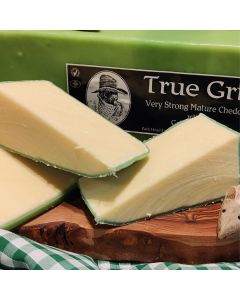 C08021 True Grit Very Strong Mature Cheddar Cheese 2.5kg (SO)