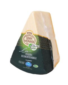 C08087 Gran Moravia Vegetarian Parmesan Cheese Style Block 2kg